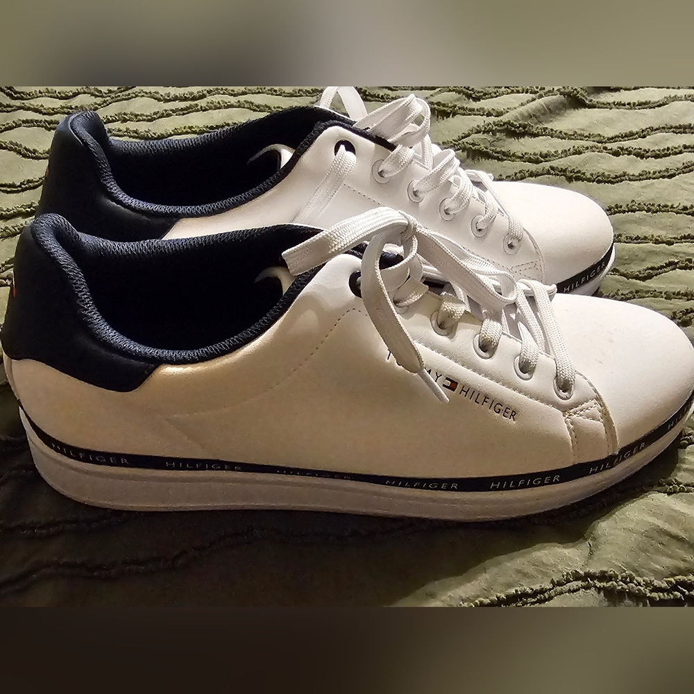 Tommy men's tennis 10.5